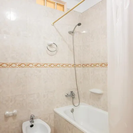 Huge In The Heart Of Apartamento *